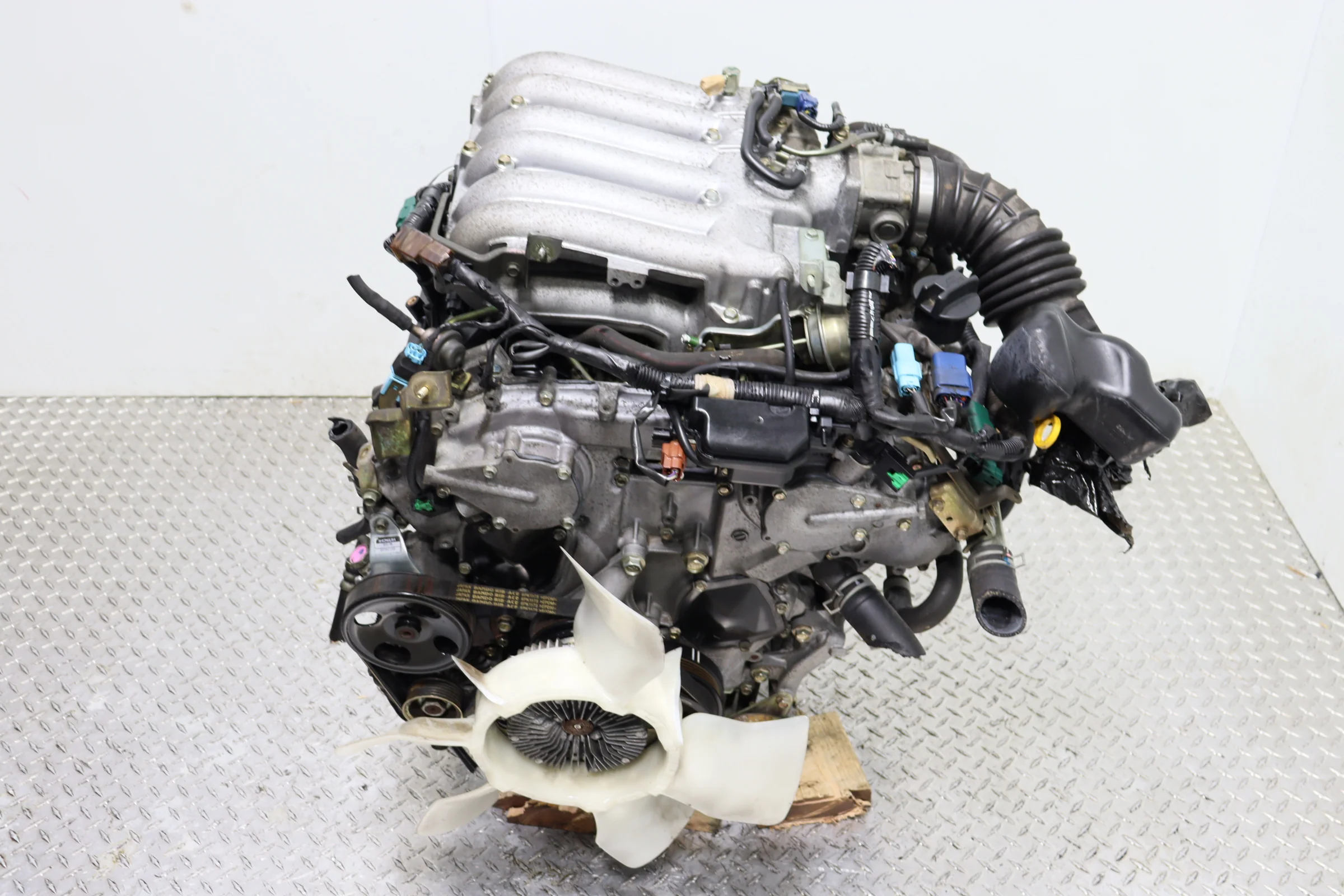 2001–2004 Nissan Pathfinder / Infiniti QX4 JDM Engine 3.5L V6 VQ35DE - Image 2