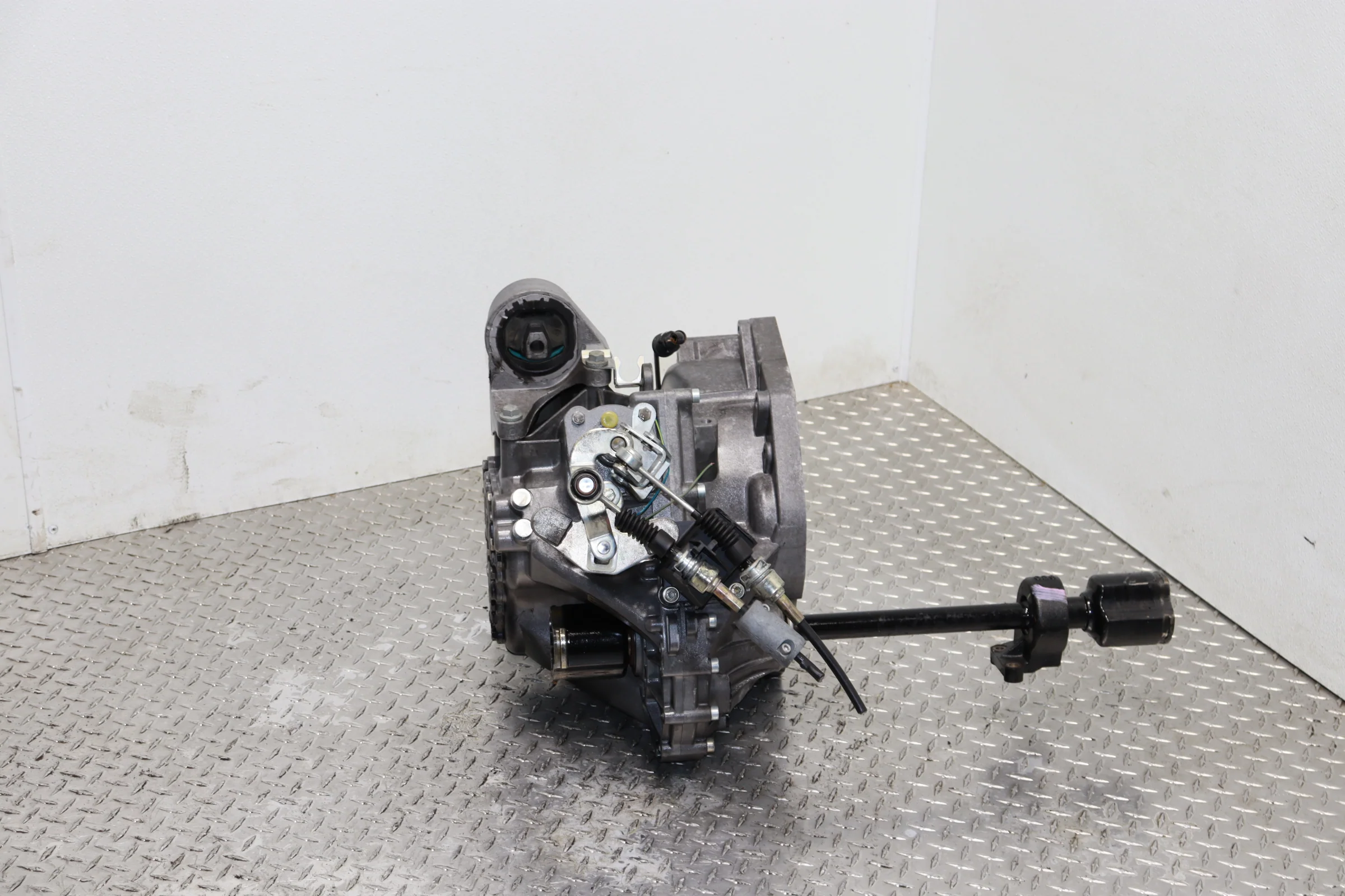 2002–2006 Mini Cooper S 6-Speed Manual Transmission (R53) – JDM | W11B16A - Image 3