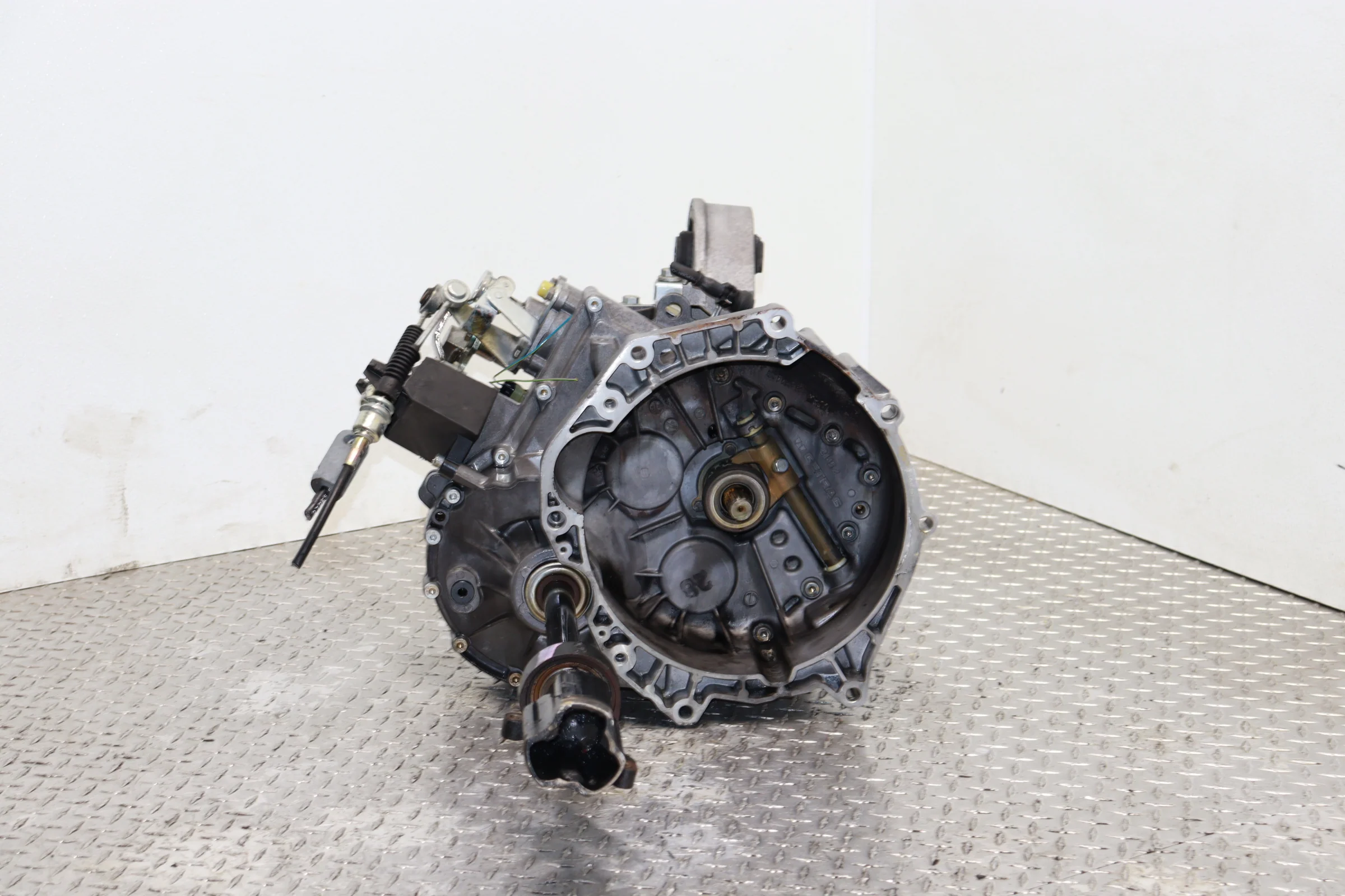 2002–2006 Mini Cooper S 6-Speed Manual Transmission (R53) – JDM | W11B16A - Image 4