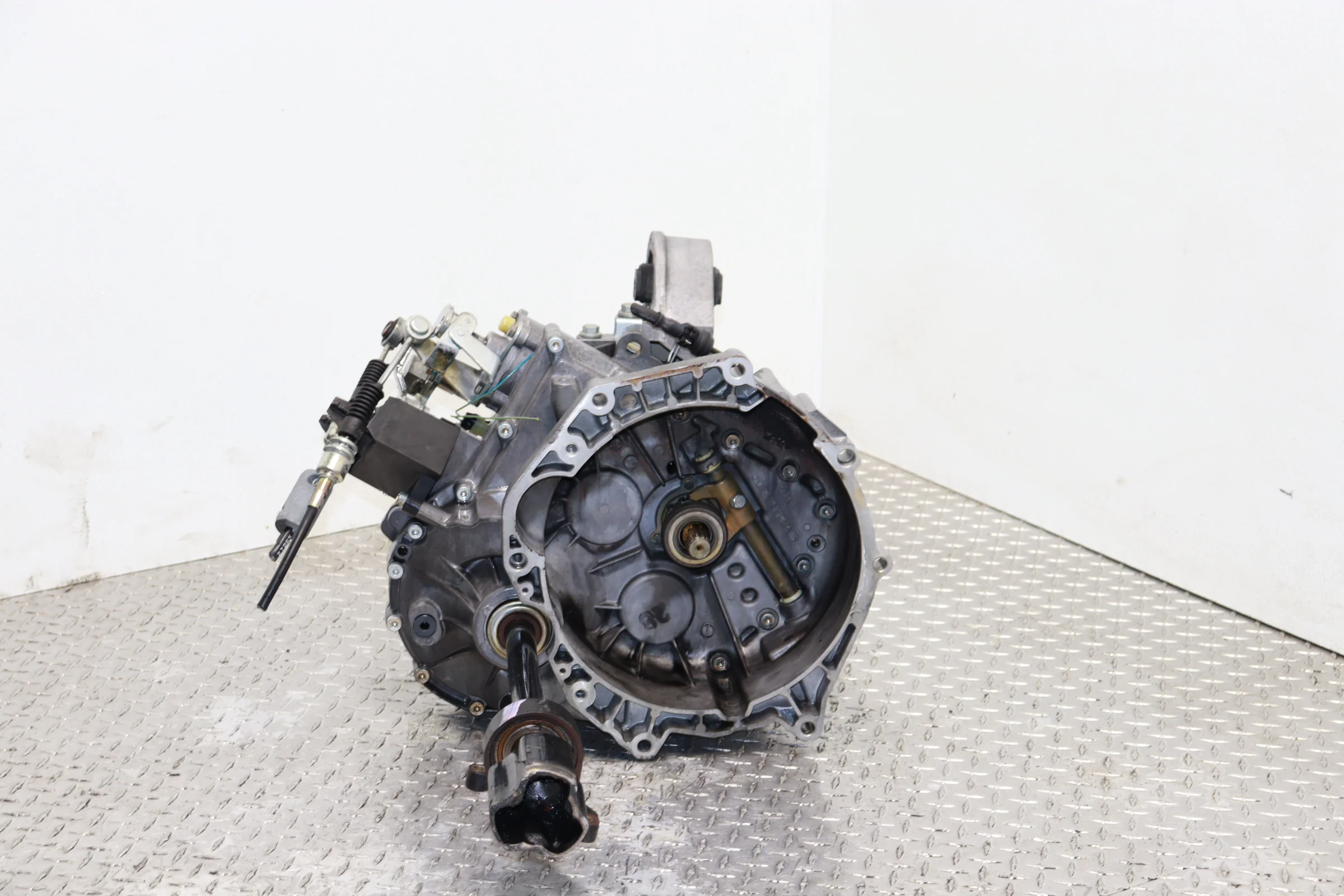 2002–2006 Mini Cooper S 6-Speed Manual Transmission (R53) – JDM | W11B16A - Image 5