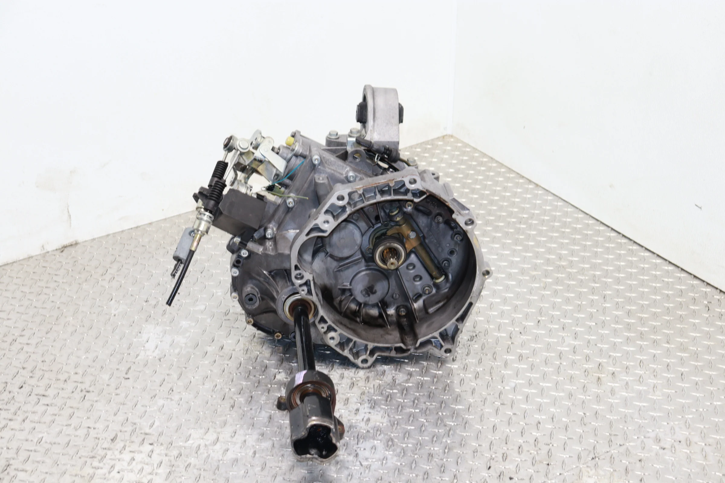 2002–2006 Mini Cooper S 6-Speed Manual Transmission (R53) – JDM | W11B16A - Image 6