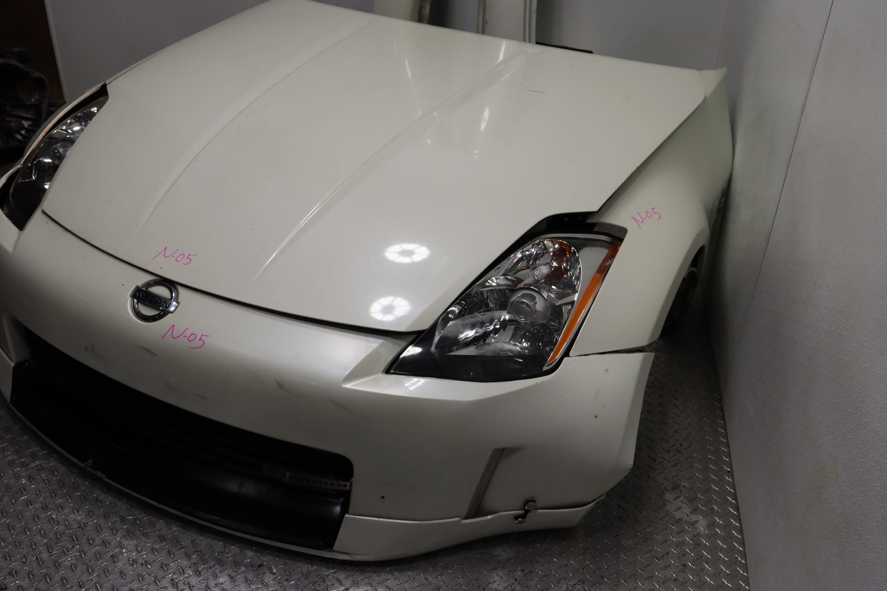 2003–2006 Nissan 350Z OEM Front End Nose Cut Assembly Complete Front Clip Conversion - Image 3