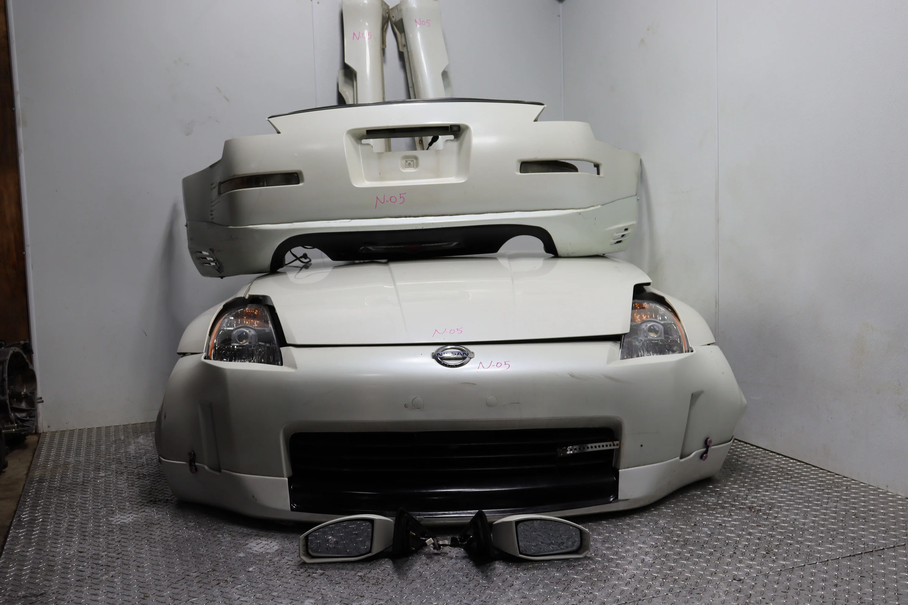 2003–2006 Nissan 350Z OEM Rear Bumper Cover Assembly - Image 2