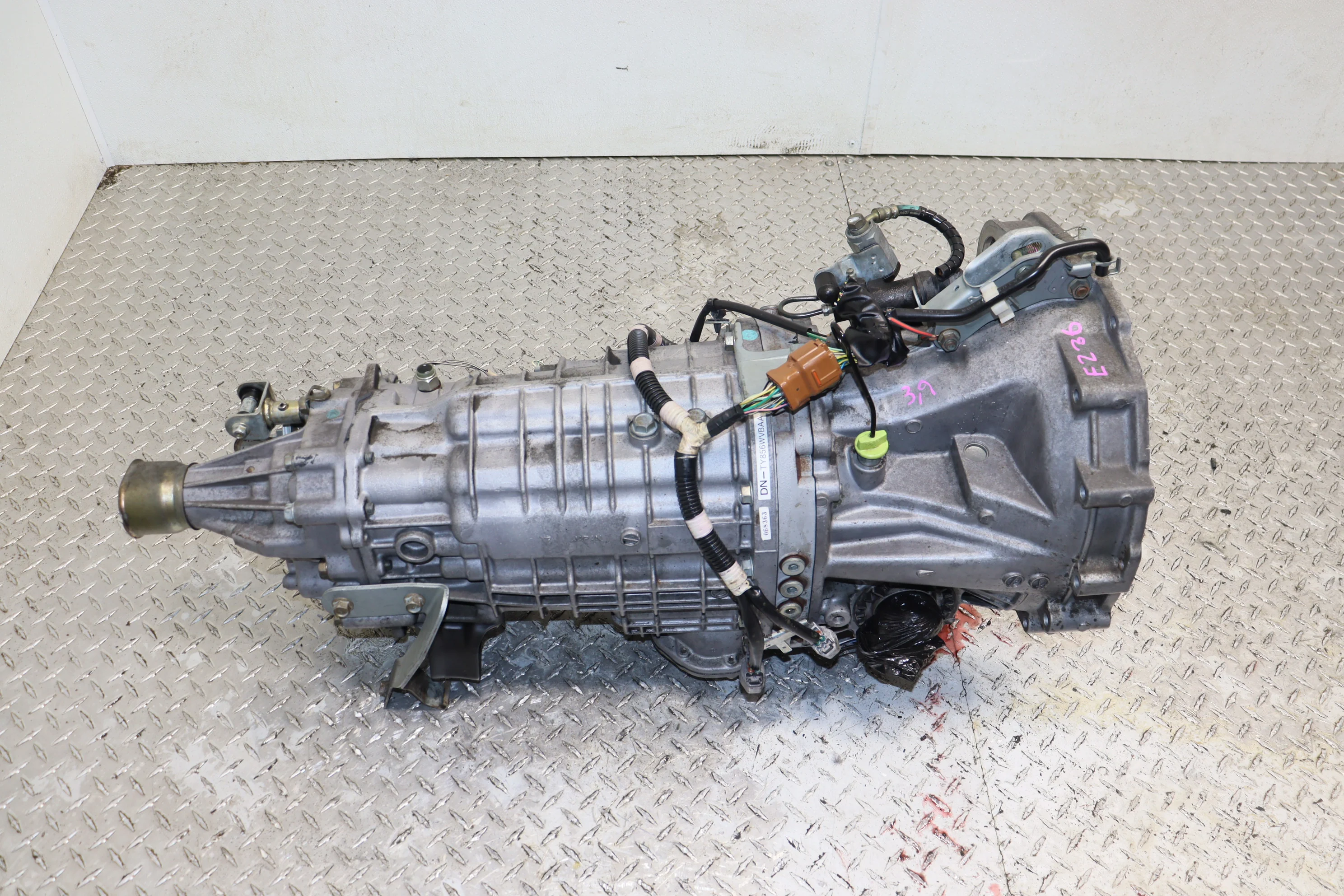 2004-2005 Subaru Legacy 3.0 or Specs.B 6Speed Manual Transmission -TY856WVBAA - Image 10