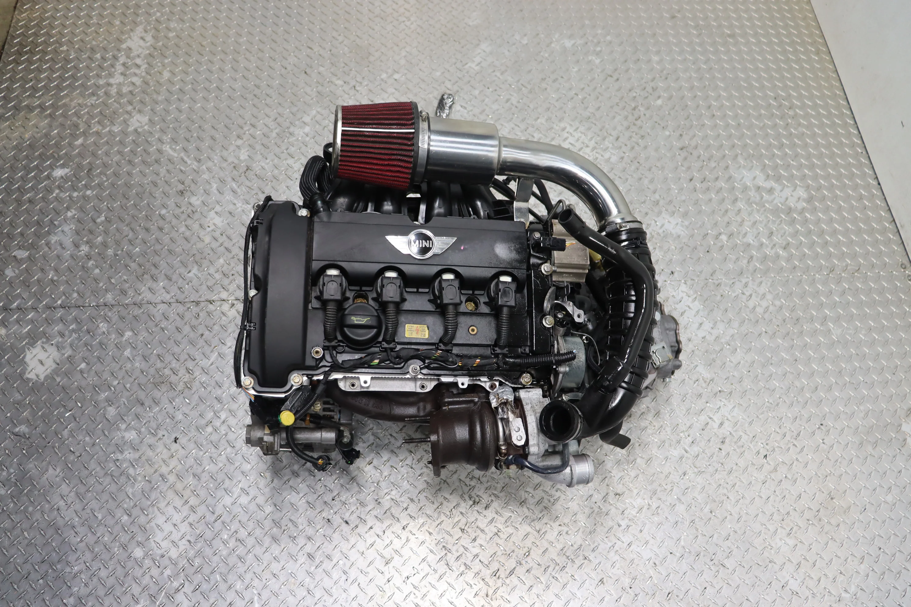 2007–2010 Mini Cooper S Turbocharged Engine with Manual Transmission - Image 6