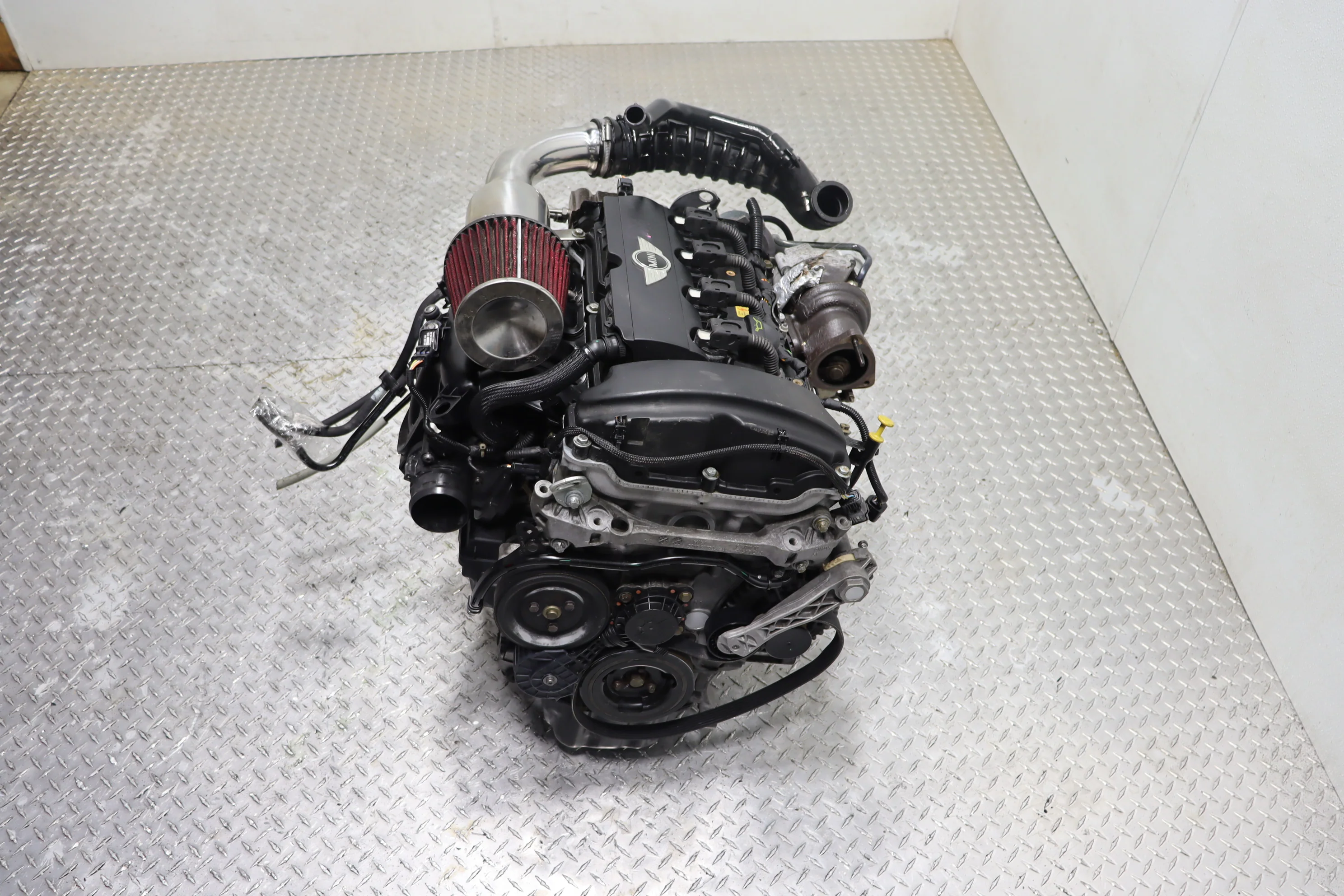 2007–2010 Mini Cooper S Turbocharged Engine with Manual Transmission - Image 8
