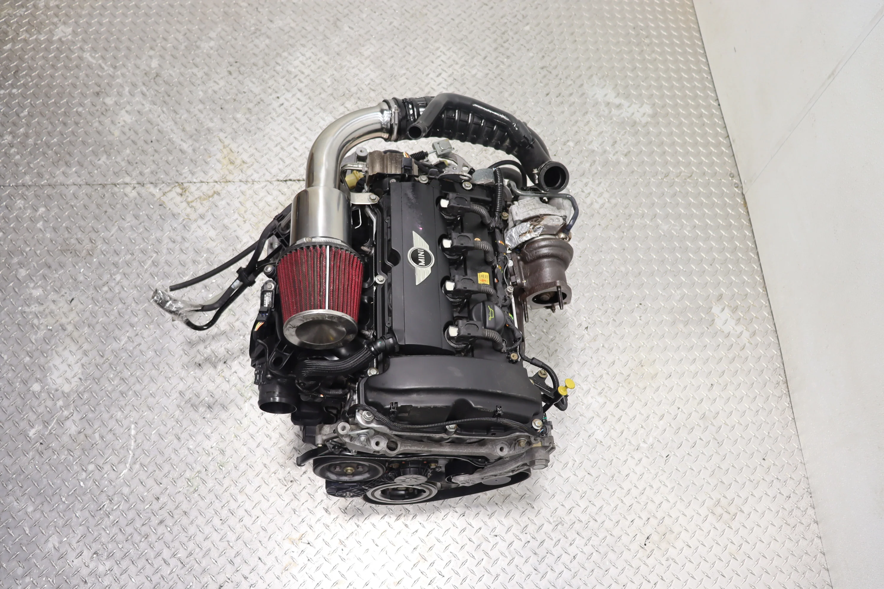 2007–2010 Mini Cooper S Turbocharged Engine with Manual Transmission - Image 9