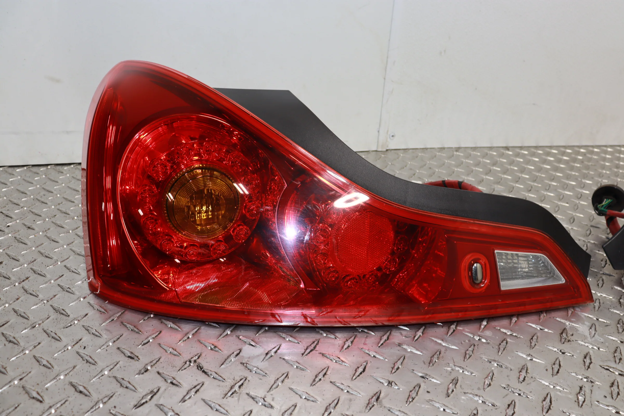 JDM NISSAN SKYLINE 370GT INFINITI G37 COUPE COMPLETE FRONT END NOSE CUT AND REAR ASSEMBLY - Image 19