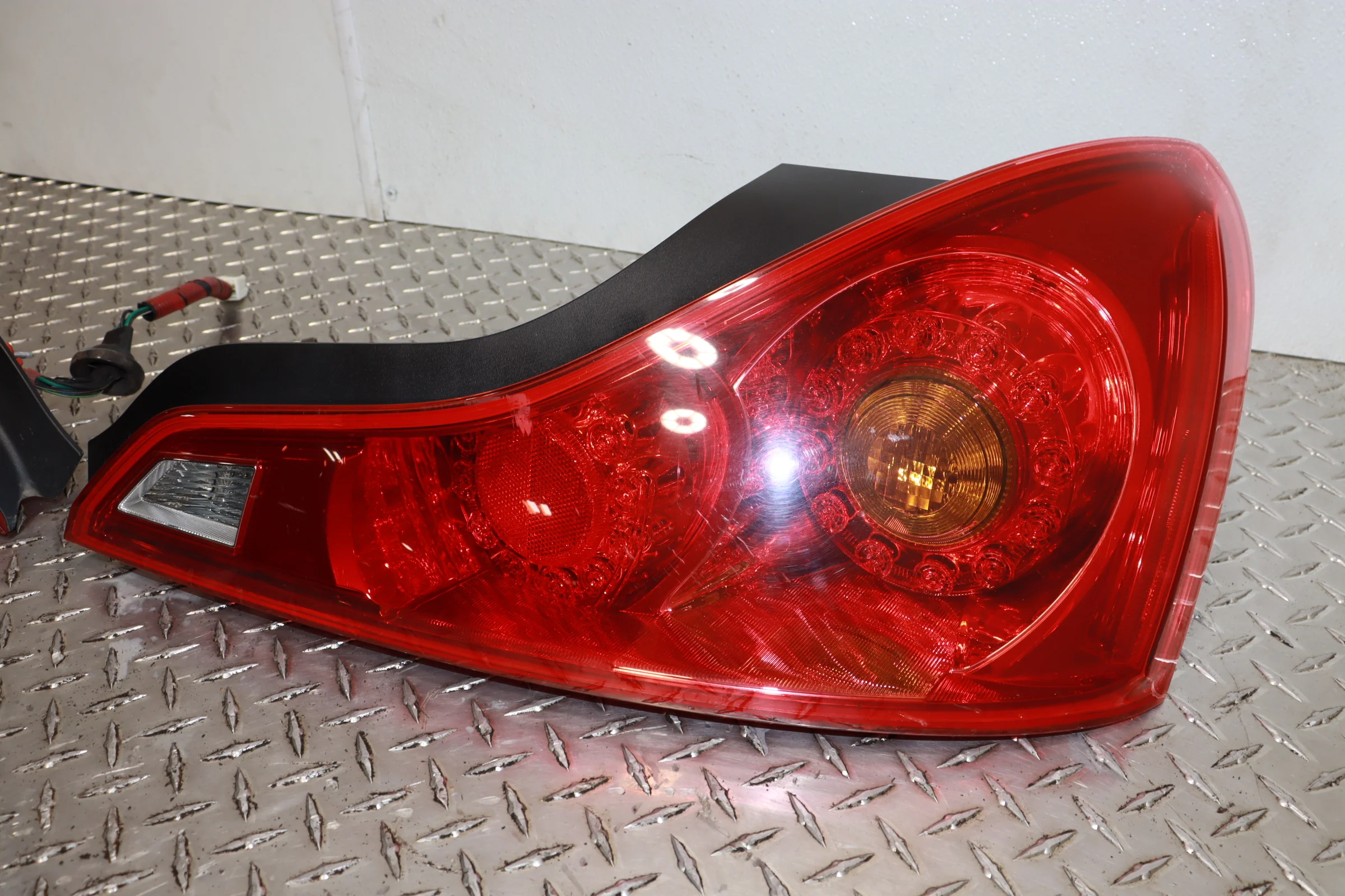 JDM NISSAN SKYLINE 370GT INFINITI G37 COUPE COMPLETE FRONT END NOSE CUT AND REAR ASSEMBLY - Image 20
