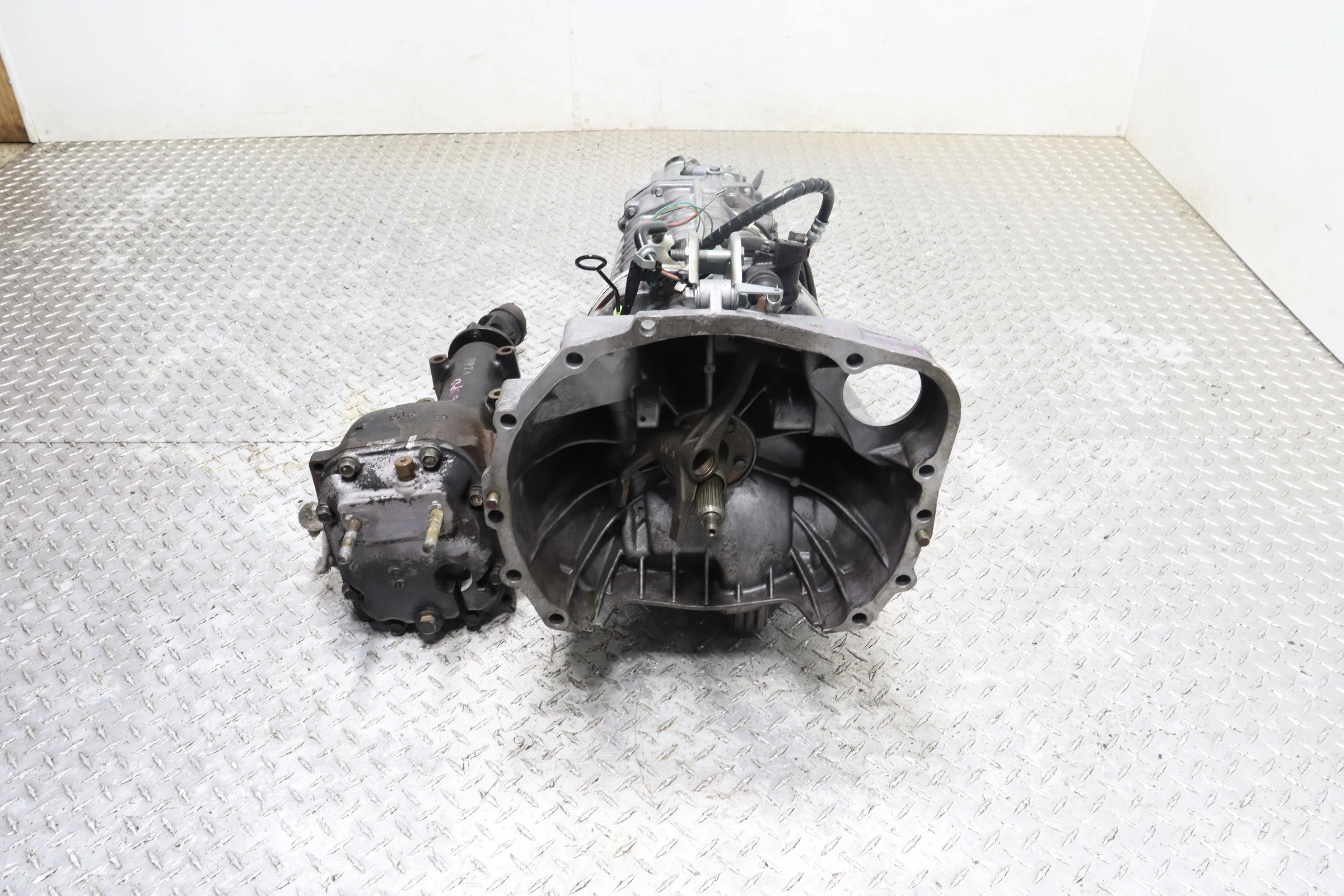 JDM TY856WBDAA 2006-2009 Subaru Legacy GT Spec B AWD 6-Speed Manual Transmission (3.9 Final Drive) - Image 3