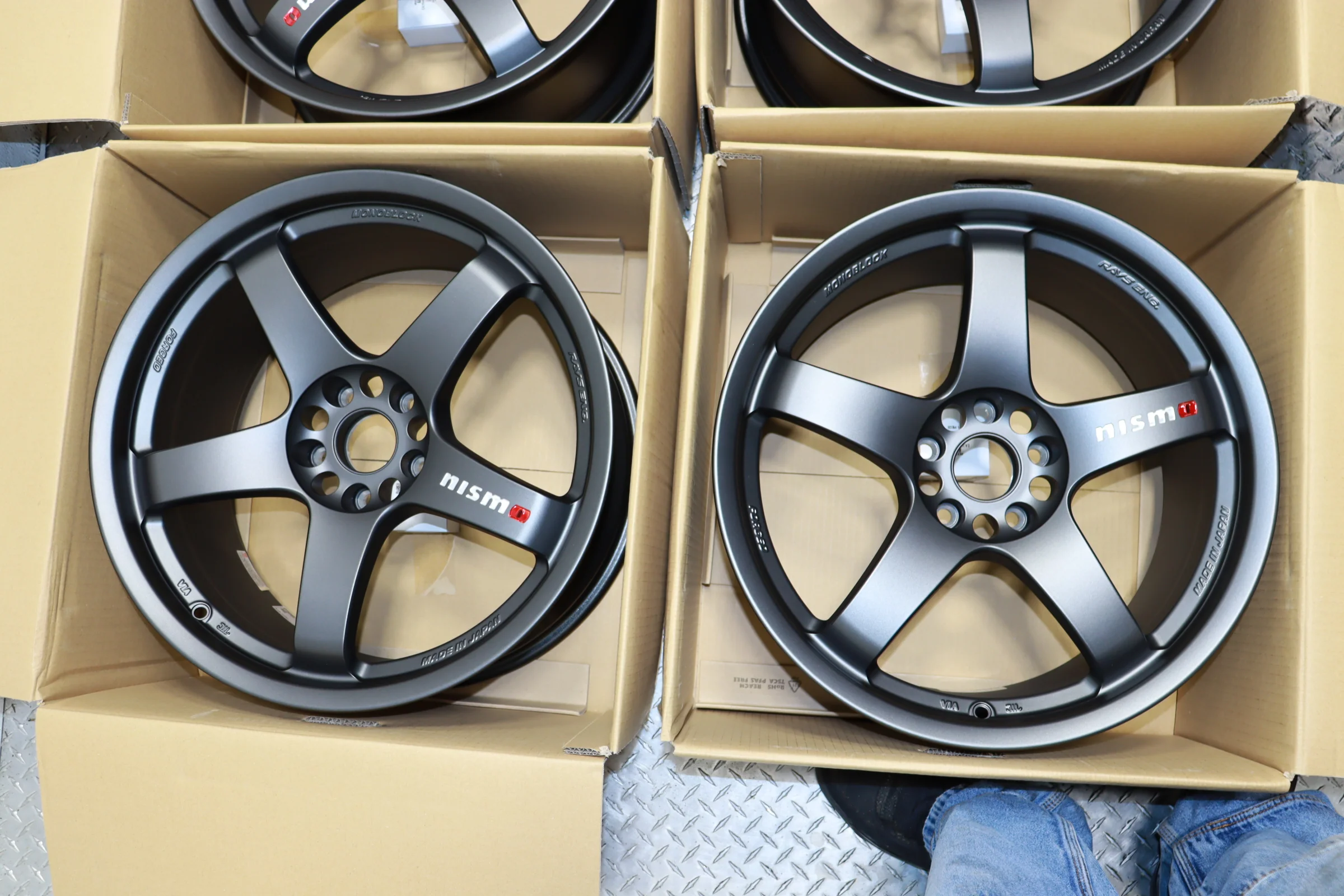 Nismo LMG T4 EVO Staggered Wheel Set – 19x9.5 +30 / 19x10 +25 – Matte Gun Black – 5x114.3 - Image 4