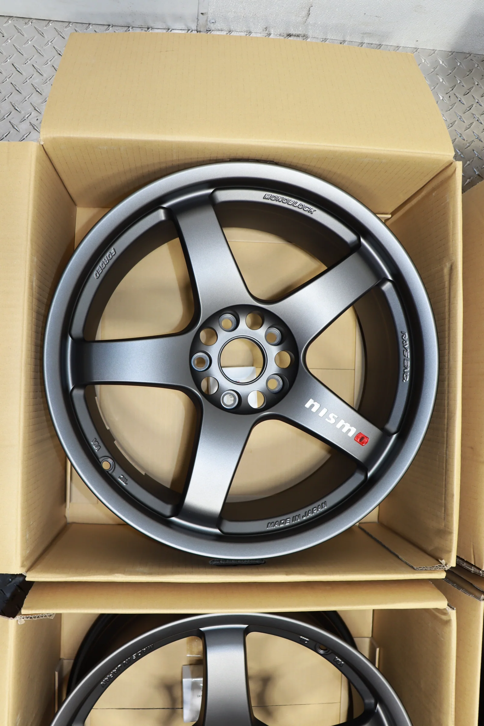 Nismo LMG T4 EVO Staggered Wheel Set – 19x9.5 +30 / 19x10 +25 – Matte Gun Black – 5x114.3 - Image 5