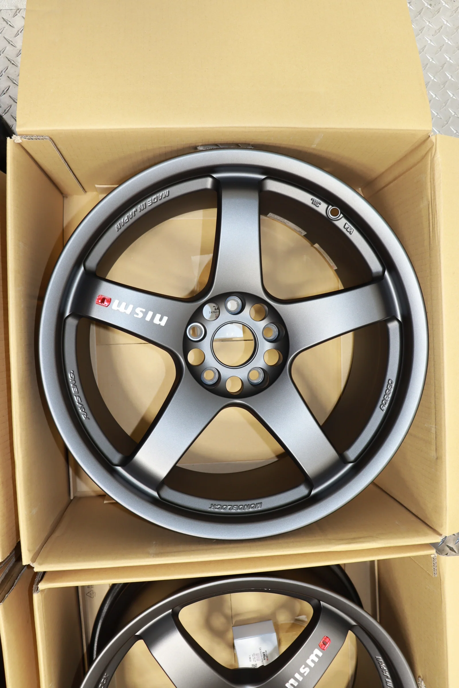 Nismo LMG T4 EVO Staggered Wheel Set – 19x9.5 +30 / 19x10 +25 – Matte Gun Black – 5x114.3 - Image 6