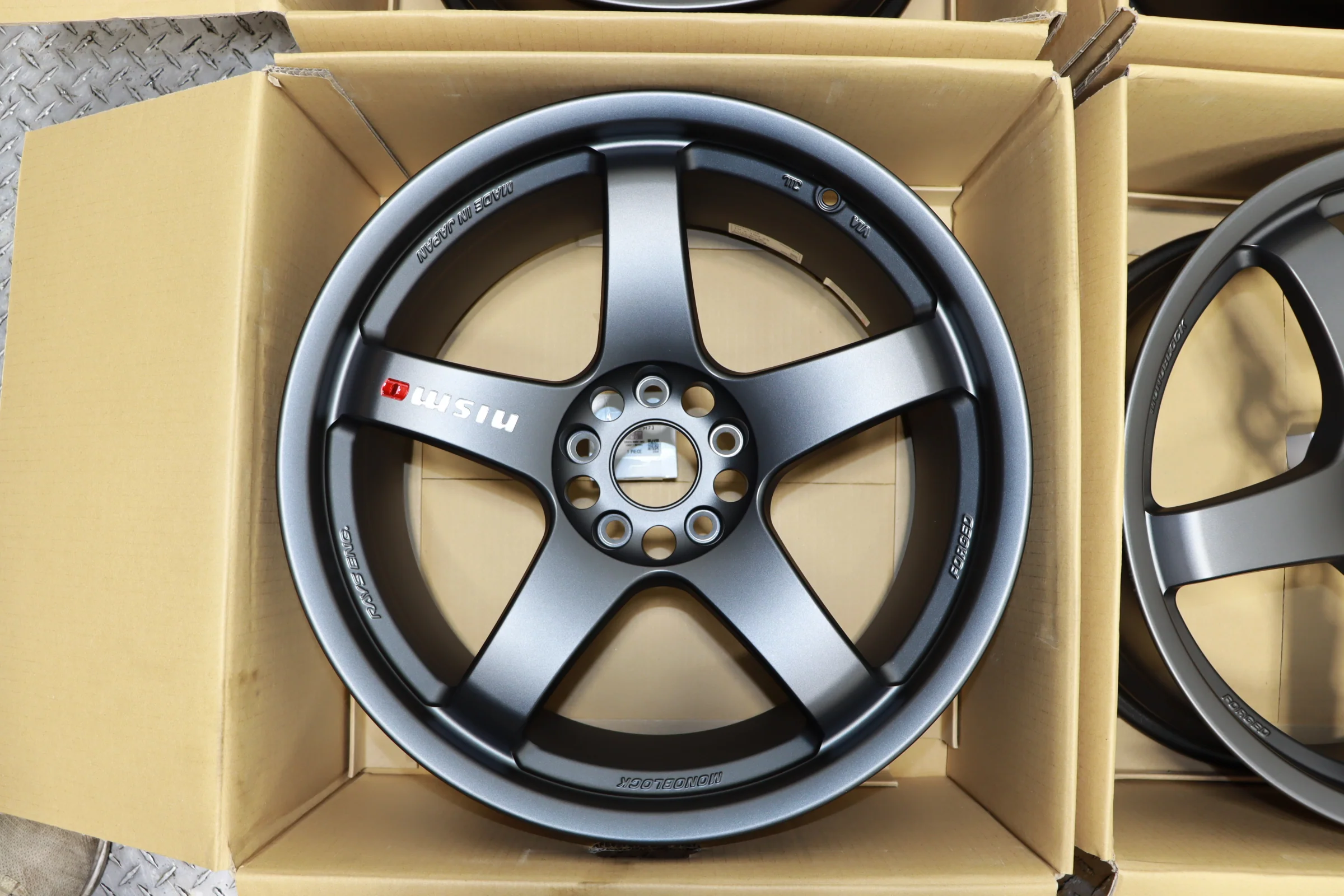 Nismo LMG T4 EVO Staggered Wheel Set – 19x9.5 +30 / 19x10 +25 – Matte Gun Black – 5x114.3 - Image 7